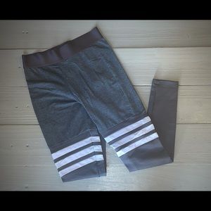Small dark gray bombshell leggings
